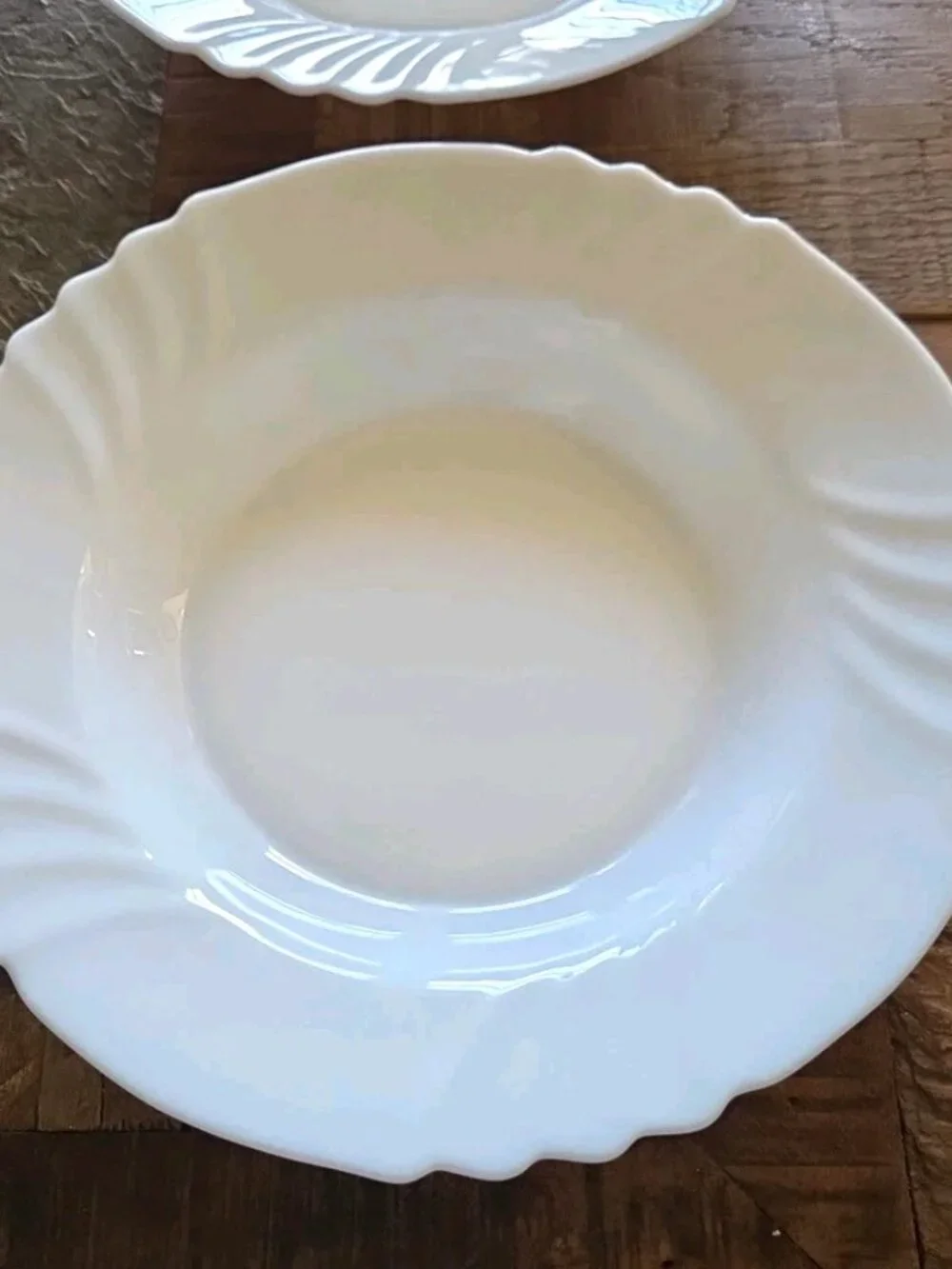 Arcopal France Soup Bowl Bowls White Set of 4 Luminarc Trianon Ruffled Rim 9